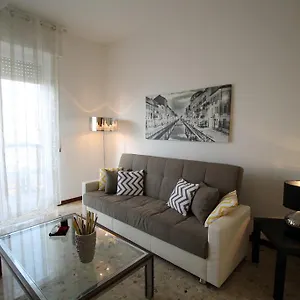 https://house-navigli.italymilanhotels.net